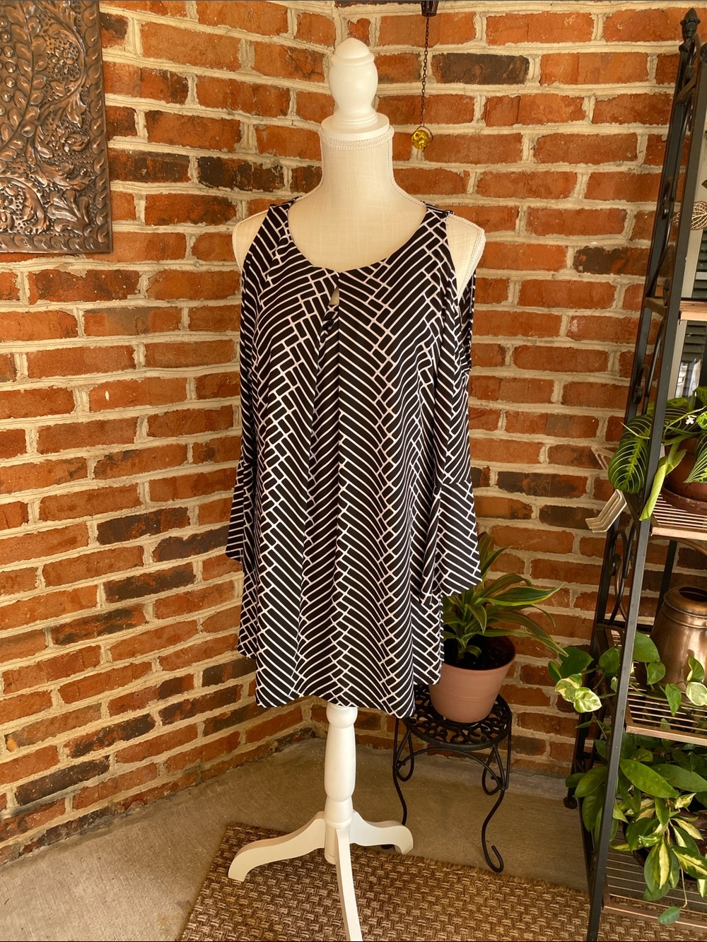 Nygard open shoulder tunic, size S, excellent condition